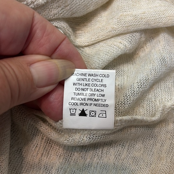 Eyeshadow Off White L/S Top With Hoodie & Lace Panels. Large - Picture 9 of 10